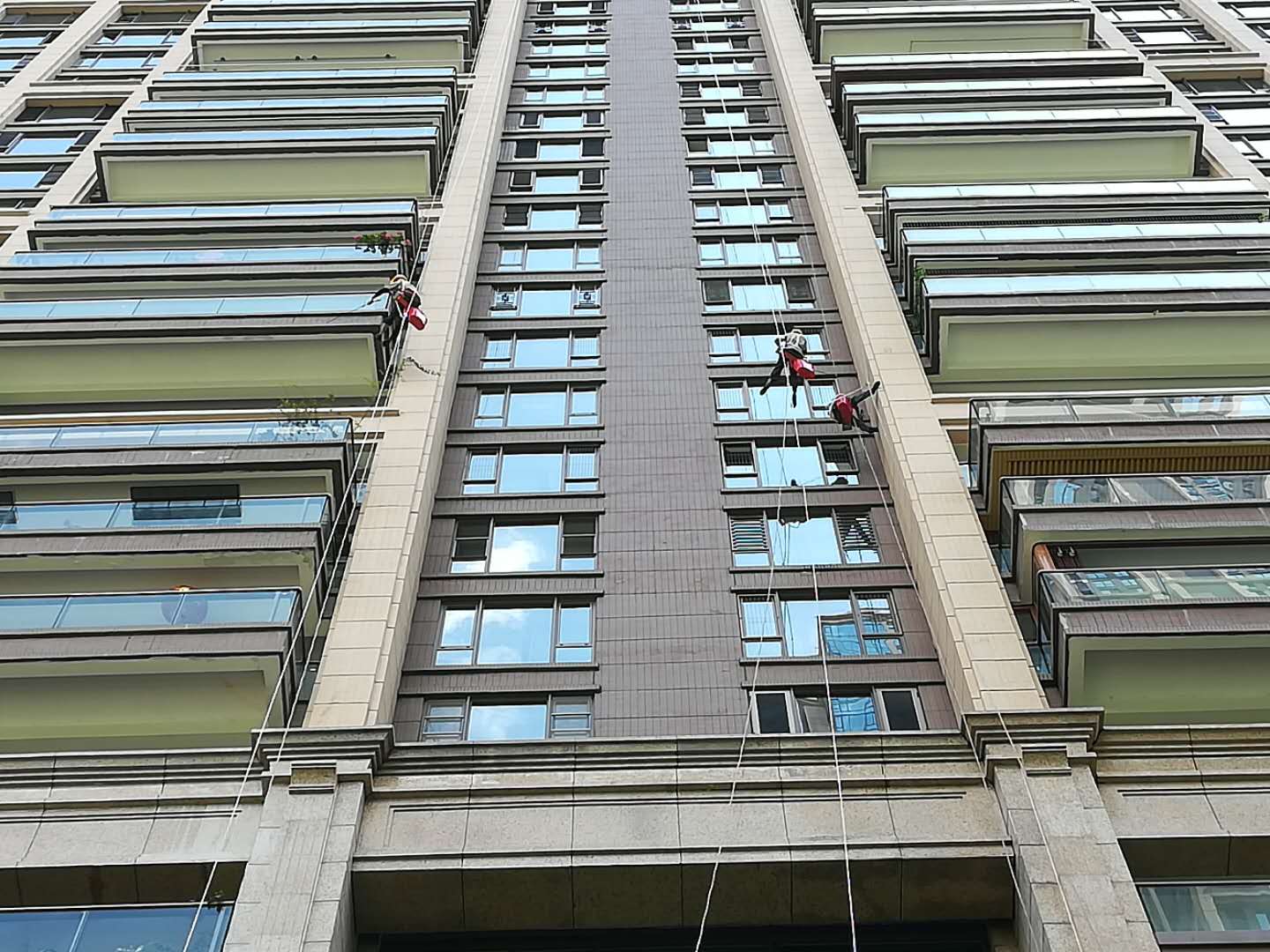 深圳香蜜湖九号大院外墙饰面砖检查、维修施工工程