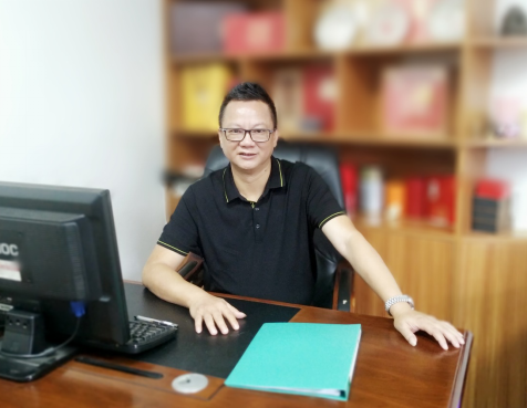 总经理 黄汝雄先生 总经理 黄汝雄先生